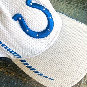 NFL Colts 39 White Cap Blue Logo size Medium/Large